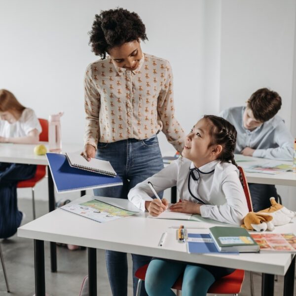 Supervision des enseignants, éducateurs et professionnels de la relation d'aide